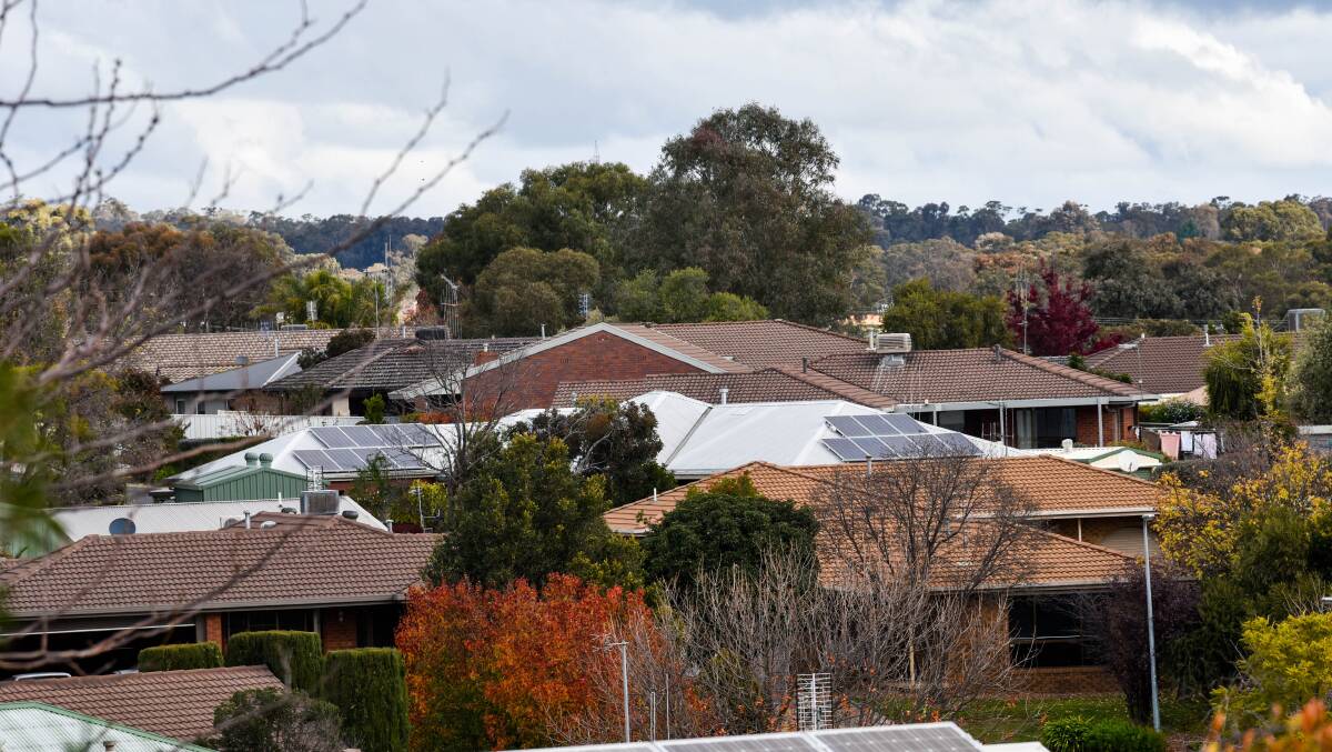 LOW RATE: The Reserve Bank of Australia's vote to keep the official interest rate at 0.25 per cent on Tuesday is more good news for property investors, according to Bendigo real estate agents. Picture: BRENDAN MCCARTHY