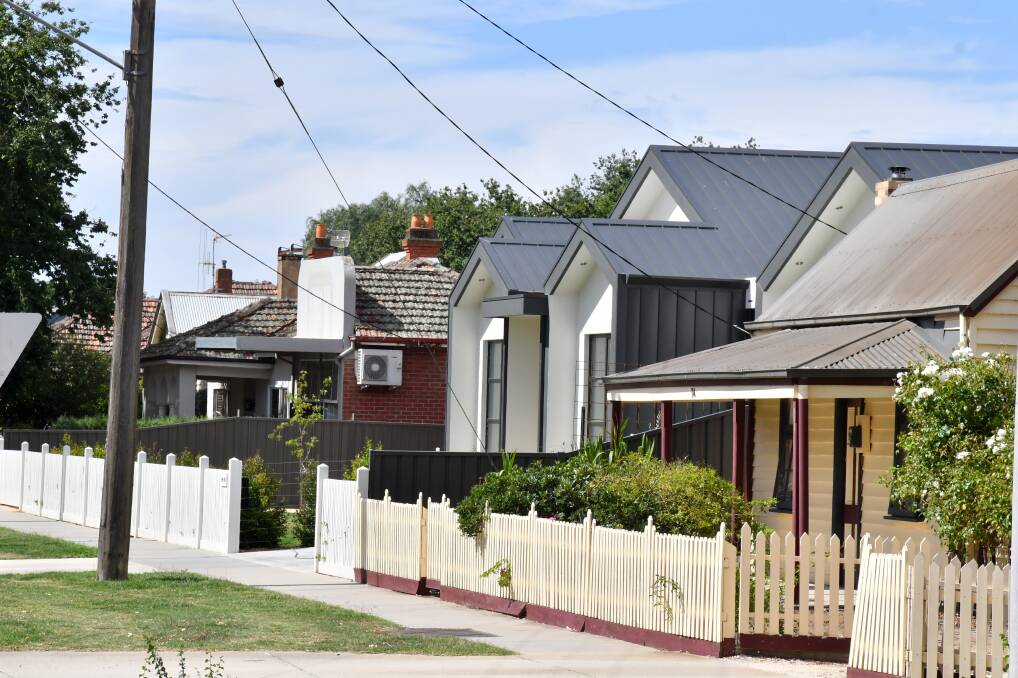 IN DEMAND: A surge in buyer demand has led to some Bendigo properties remaining on the market just a week after listing. Picture: NONI HYETT 