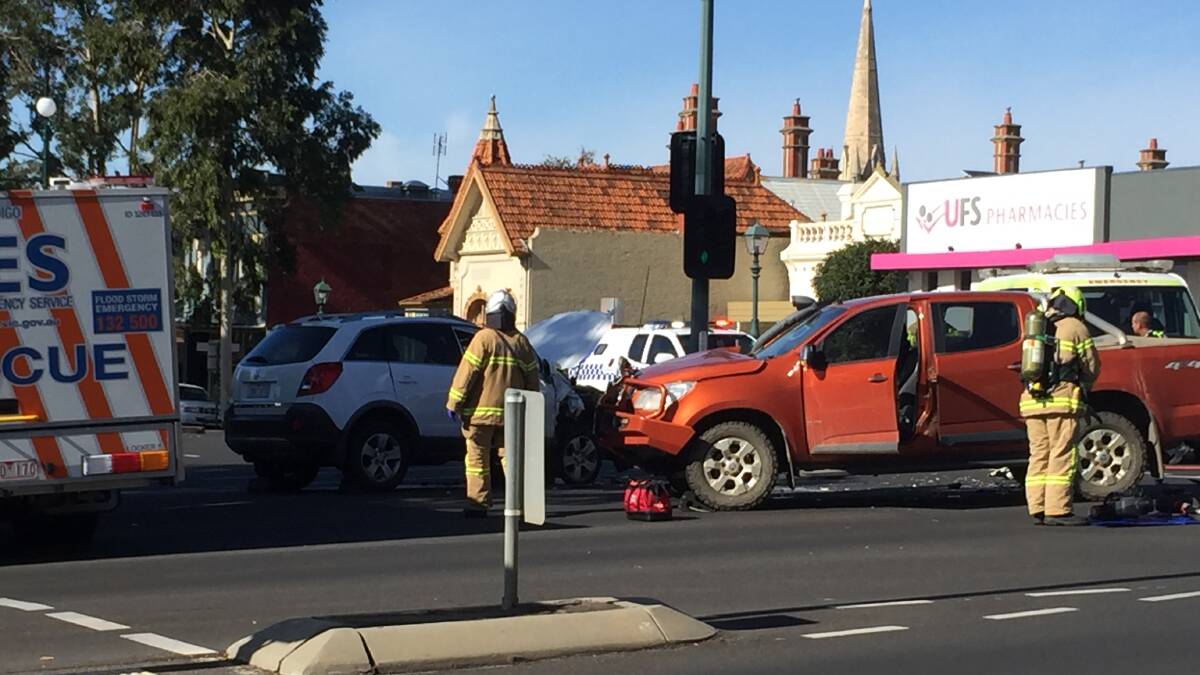 COLLISION: View Street, Bendigo is blocked due to a two-car collision. Picture: TOM O'CALLAGHAN