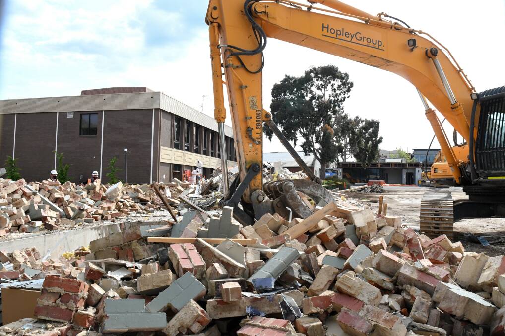 ON TRACK: The former Bendigo council offices at Lyttleton Terrace will make way for the $90 million Bendigo GovHub, slated for completion in mid-2022. Picture: NONI HYETT 