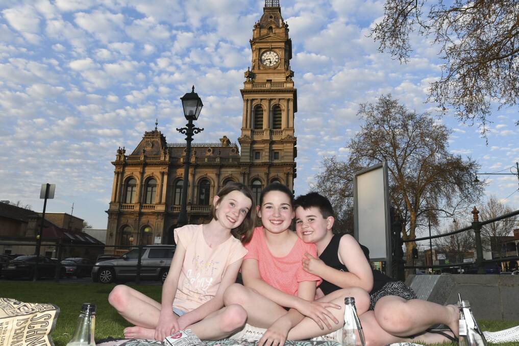 ​All pictures appearing in this gallery are available for purchase at the Bendigo Advertiser offices, 67-71 Williamson Street, Bendigo, between 9am and 5pm weekdays.
