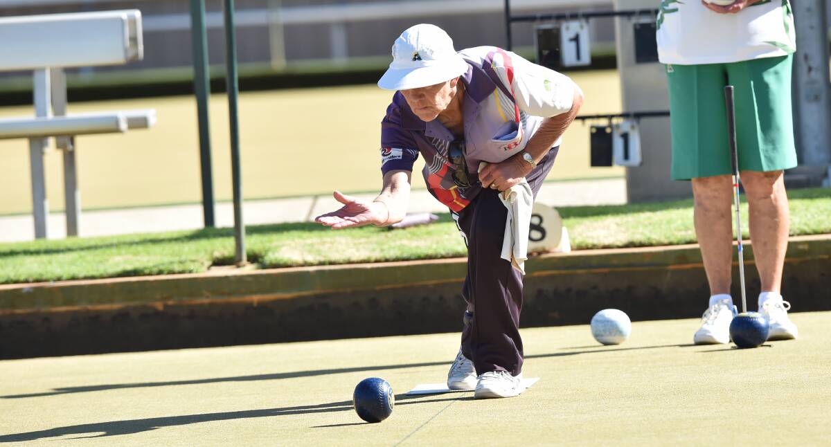 FOREHAND: Bendigo's Vicki Greenwood bowls against Kangaroo Flat in the first semi-final.