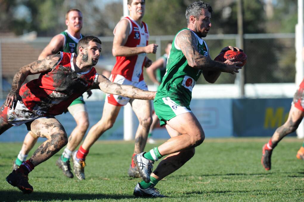 Shannon Broadbent in action for Kangaroo Flat in 2016.