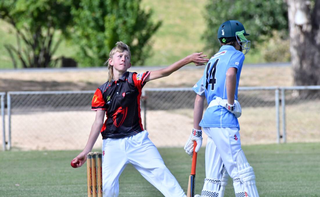 Jimmy Webb bowls for White Hills in the under-16 clash with Strathdale-Maristians. Picture: NONI HYETT