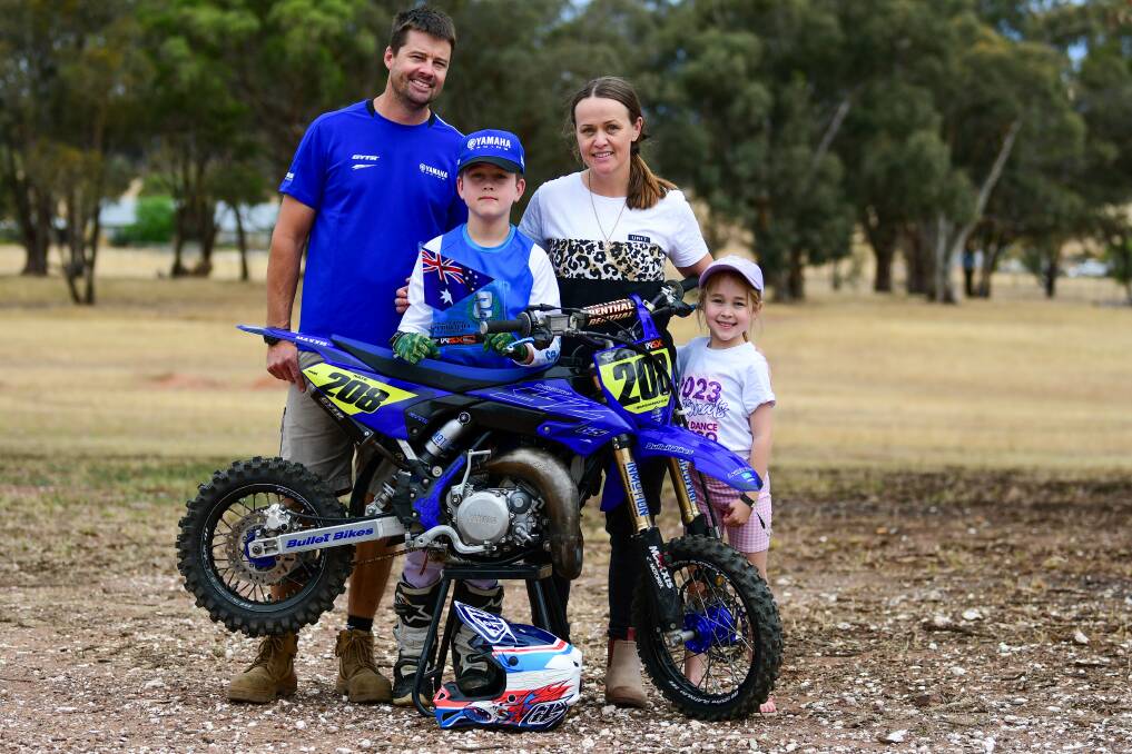 Nate Hargreaves with his parents Brett and Leah and his sister Zoe. Picture by Enzo Tomasiello