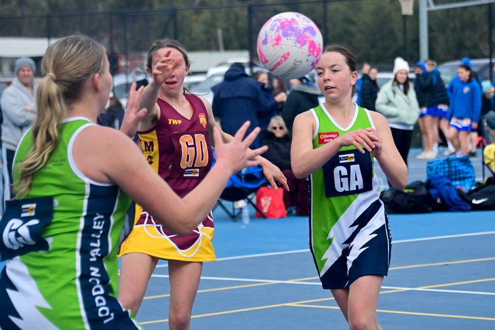 GREAT PASS: LVFNL defeated MCDFNL 22-12 in their 17-and-under netball clash. Picture: BRENDAN McCARTHY