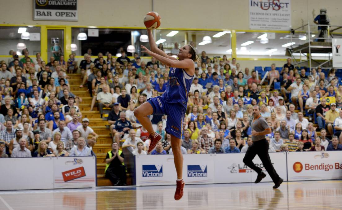 Kelsey Griffin scores in the grand final win over Townsville.