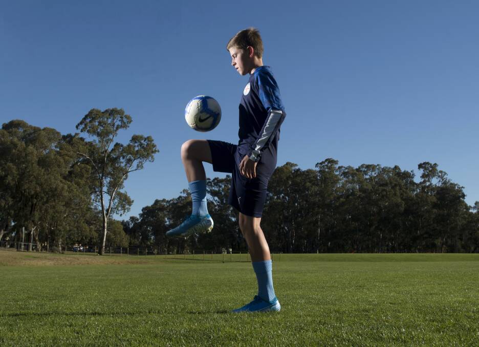 SOCCER FANATIC: Melbourne City recruit Ryan Kalms works on his ball skills in Bendigo this week. Kalms is a student at Bendigo South East College. Picture: DARREN HOWE
