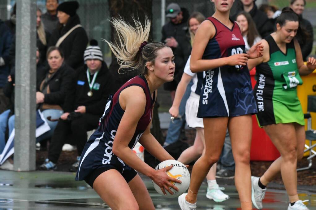 Sandhurst is in front of the A-grade netball at haf-time. Picture by Noni Hyett