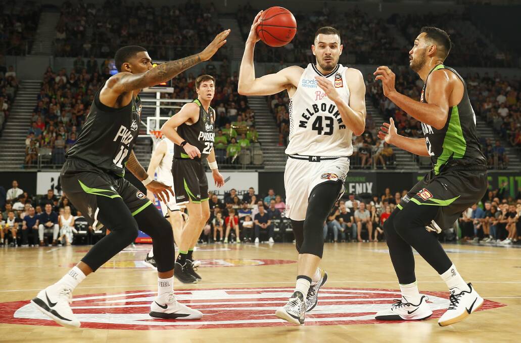 Melbourne United and the South East Melbourne Phoenix will play in Bendigo on January 31. Picture: GETTY IMAGES