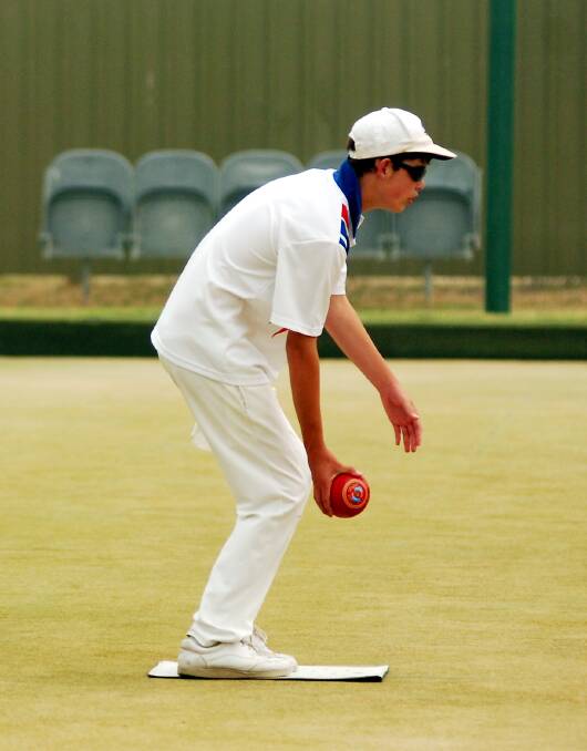 Aaron Wilson bowling at North Bendigo in 2006.
