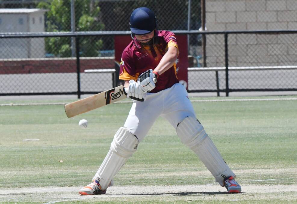 Maiden Gully's Brodie Pearce on his way to 25 not out in the under-16 T20 grand final. Picture: DARREN HOWE