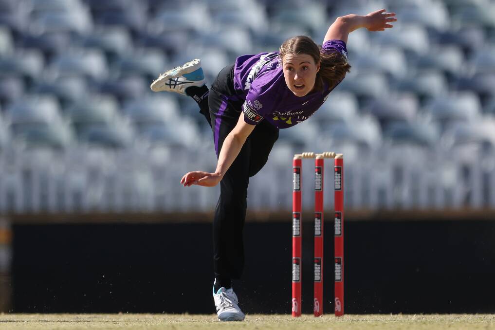 SUPER SEASON: Tayla Vlaeminck lets fly with a fast delivery for the Hobart Hurricanes. Picture: GETTY IMAGES