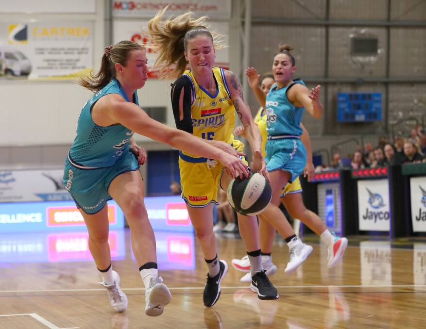 BEST PLAYER: Anneli Maley drives to the basket in the Spirit's loss to Southside. Picture: GETTY IMAGES