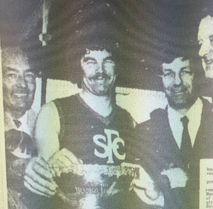 Ron Best after leading Sandhurst to the 1973 BFNL premiership.