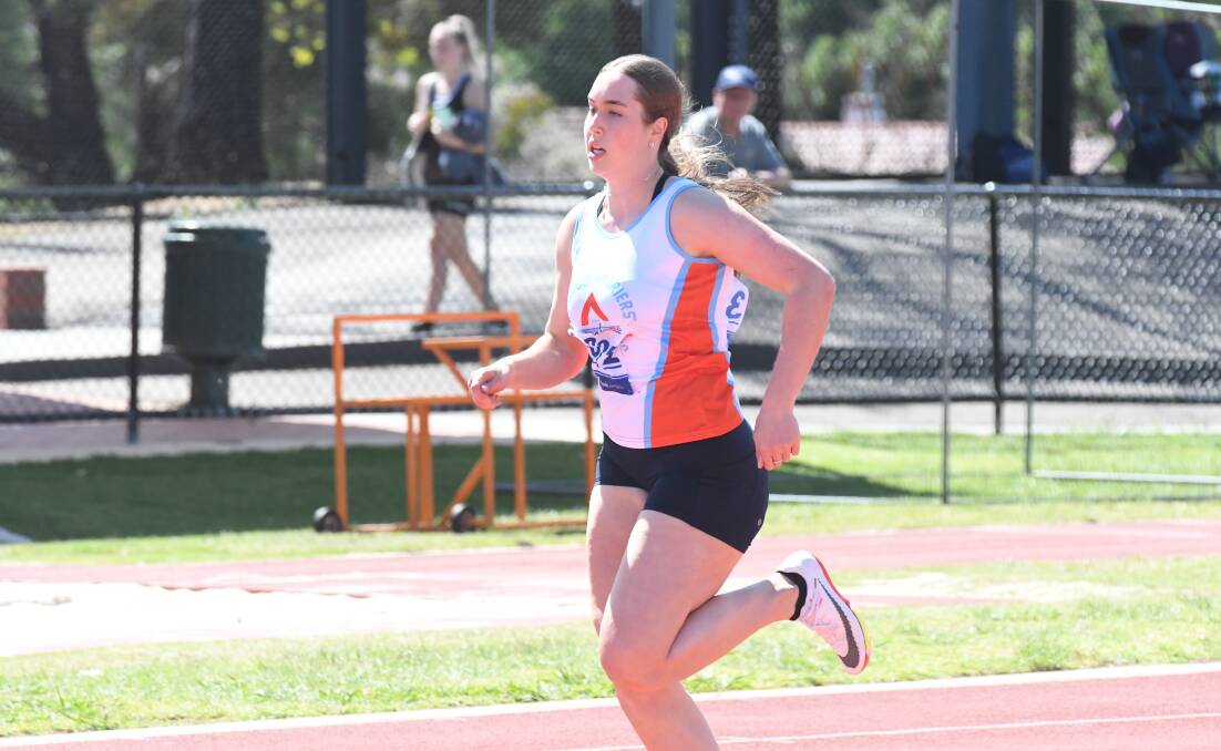 Veteran athlete Wilkie sets record pace in 3000m event
