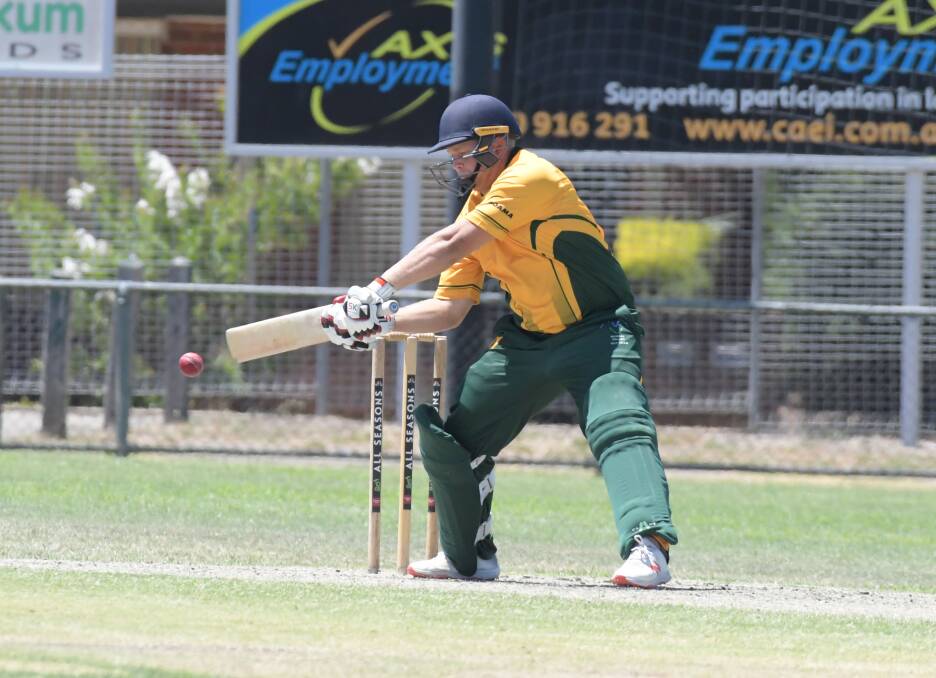 South African import Wian Van Zyl goes on the attack for Murray Valley against Emu Valley. Picture: NONI HYETT