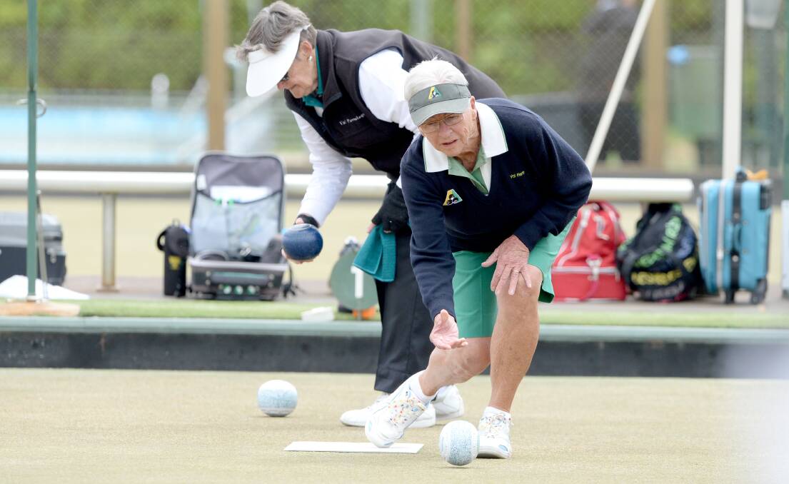 BIG GAME: Skippers Val Flett (Kangaroo Flat) and Val Passalaqua (Castlemaine) in Monday's midweek pennant action. Picture: DARREN HOWE