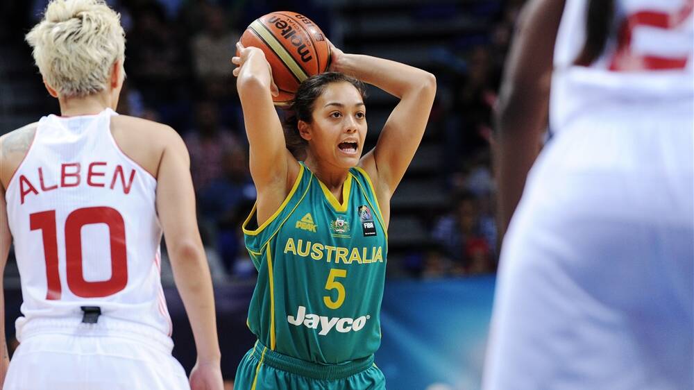 Leilani Mitchell in action for the Opals.