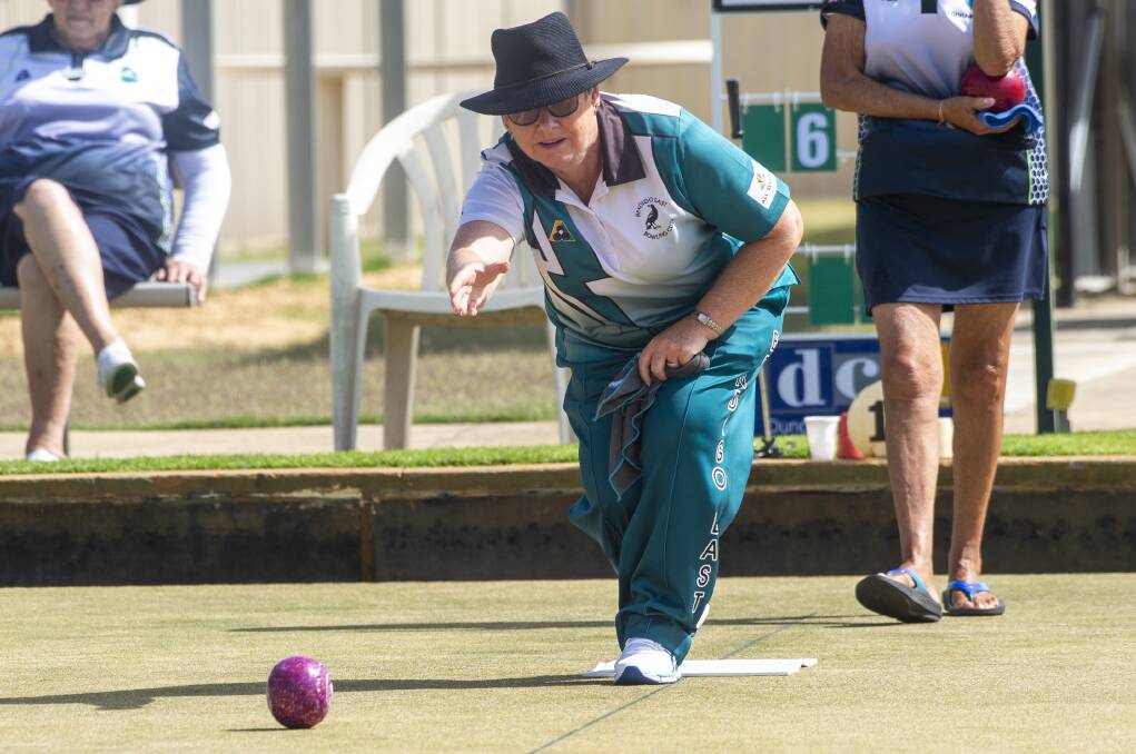 PRESSURE ON: Bendigo East skipper Judy Davey bowls against Inglewood in Monday's midweek pennant action. Picture: DARREN HOWE