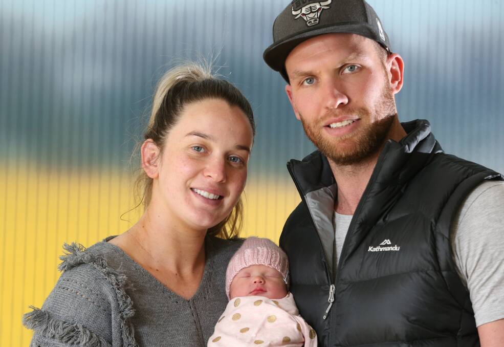 WELCOME ARRIVAL: Olivia McEvoy and Julian Bull with their newborn daughter Indie Hazel Bull at Bendigo Hospital. Picture: GLENN DANIELS