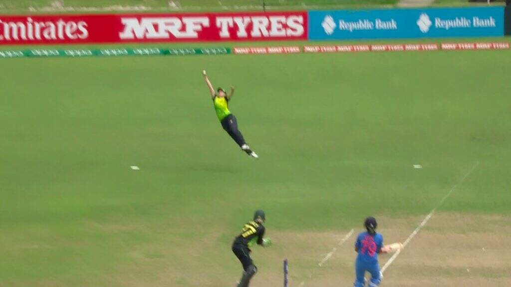 Tayla Vlaeminck's stunning catch in the T20 World Cup.