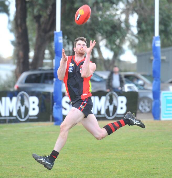 Lachlan Sidebottom playing for White Hills in 2017.
