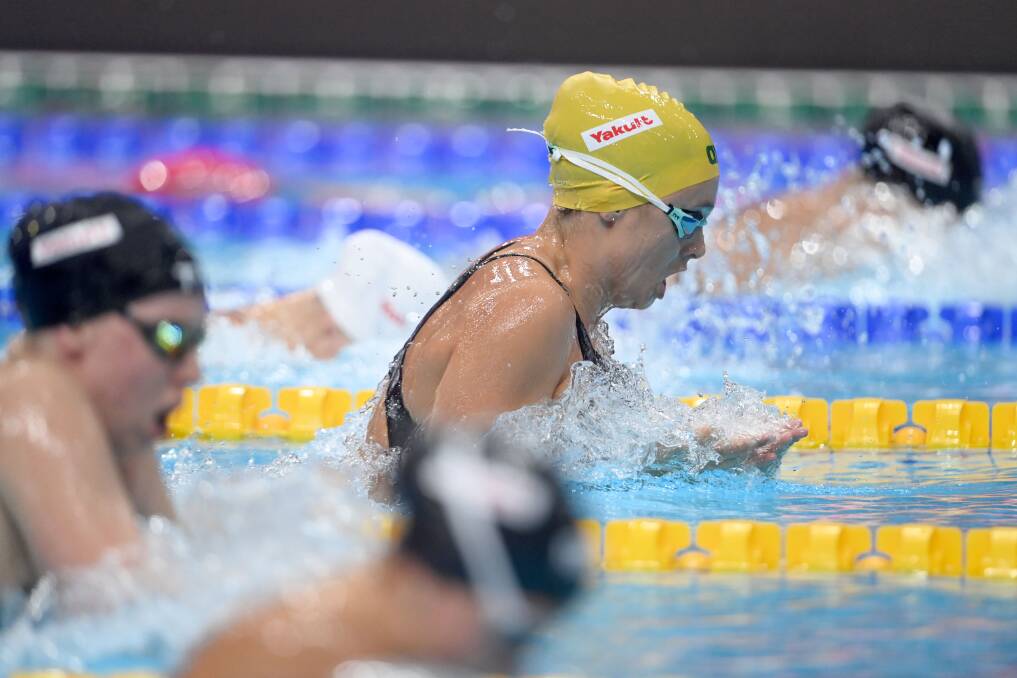 Jenna Strauch makes her move in the 200m breaststroke final. Picture: DELLY CARR