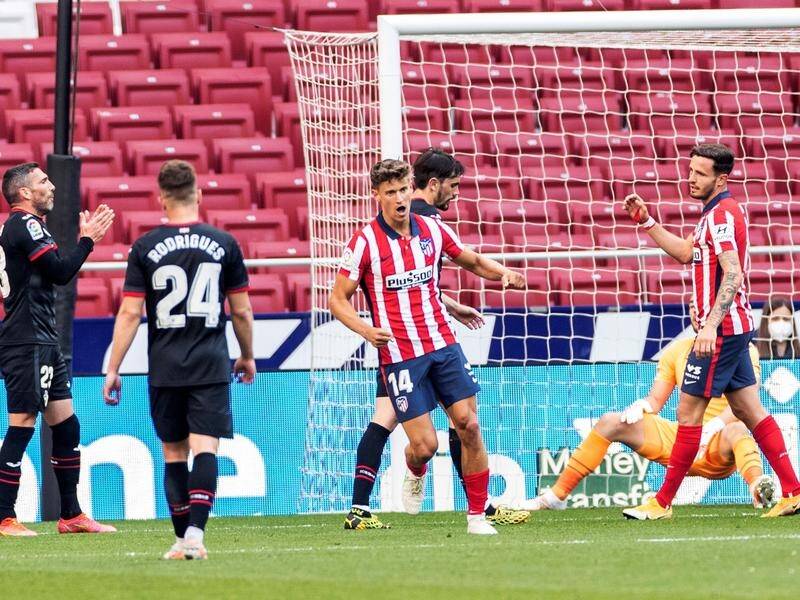 Midfielder Marcos Llorente (c) was among the goals in Atletico Madrid's La Liga win over Eibar.