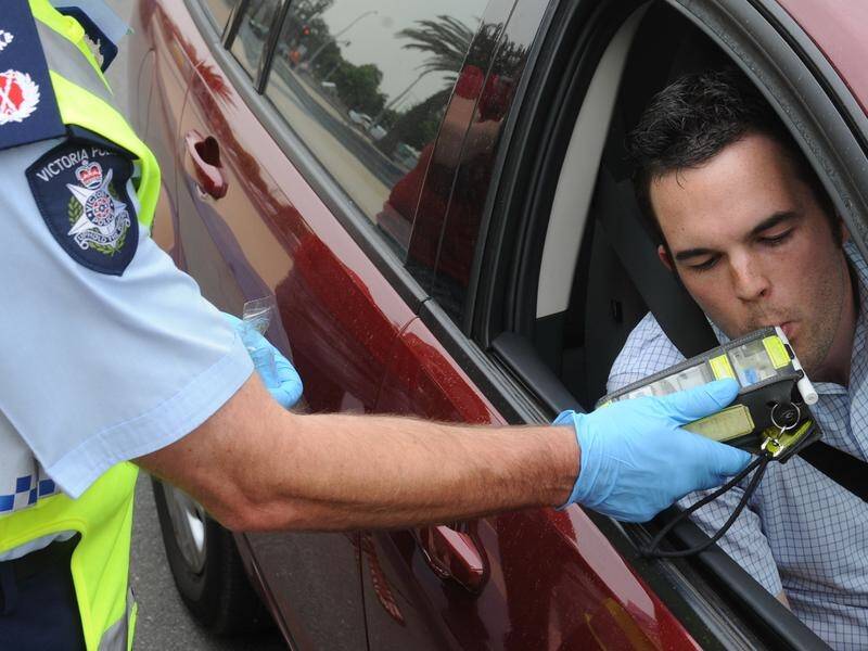 Unrealistic targets led Victorian police officers to fudge breath test figures, a report has found.