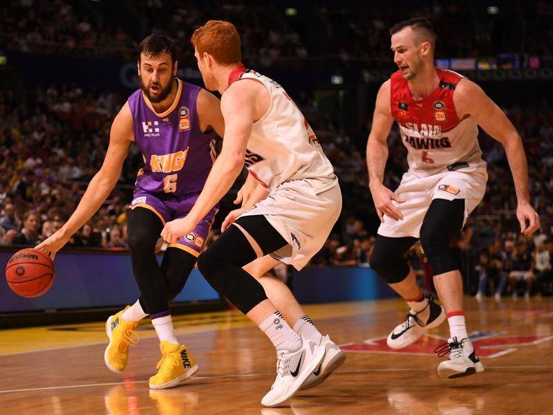 Andrew Bogut returned to action as Sydney Kings wrapped up the NBL minor premiership.