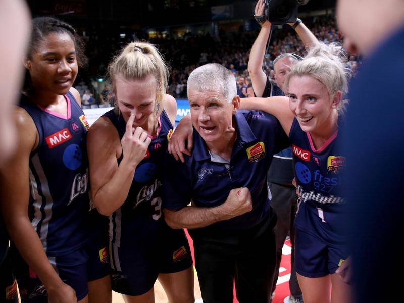 Lightning coach Chris Lucas has signed a contract extension with the WNBL club.