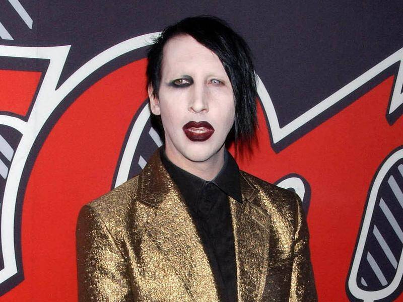 Marilyn Manson is being sought on a new arrest warrant after allegedly spitting on a videographer.
