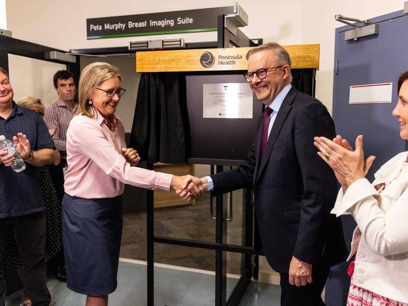 Premier Jacinta Allan joined the prime minister in opening the Peta Murphy Breast Imaging Suite. (Diego Fedele/AAP PHOTOS)