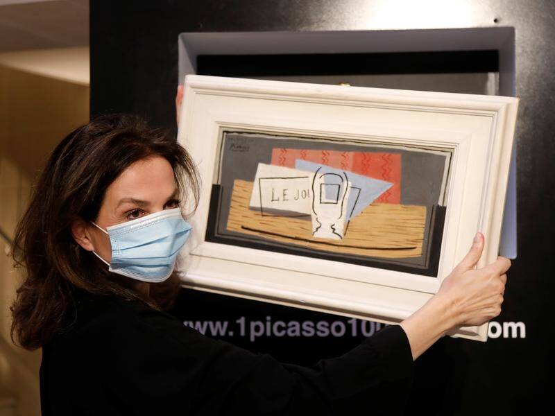 Nature Morte by Spanish painter Pablo Picasso has been given to the winner of a charity raffle.