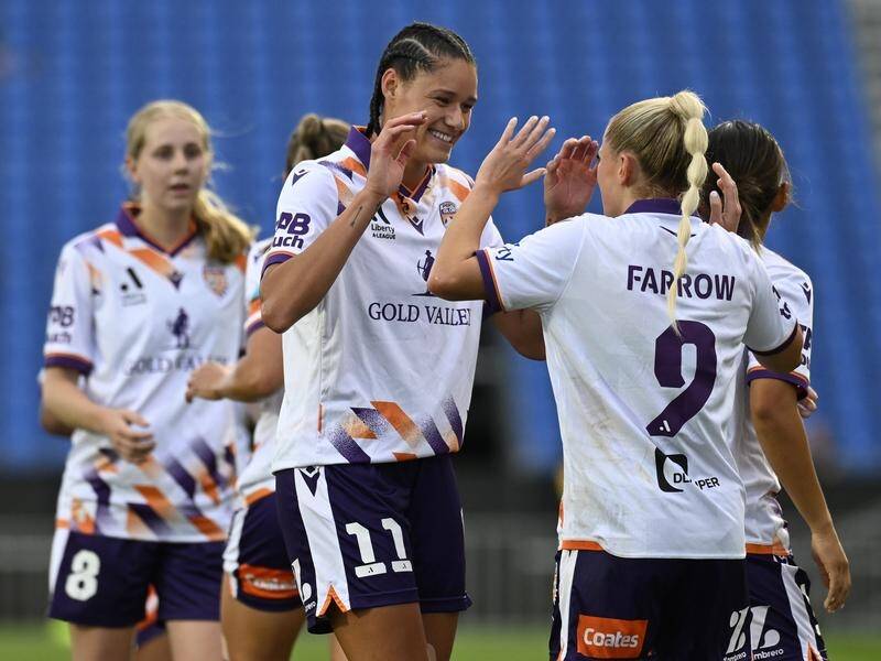 English striker Millie Farrow scored a hat-trick in Perth Glory's 3-1 ALW win over Melbourne City. (Andrew Cornaga/AAP PHOTOS)