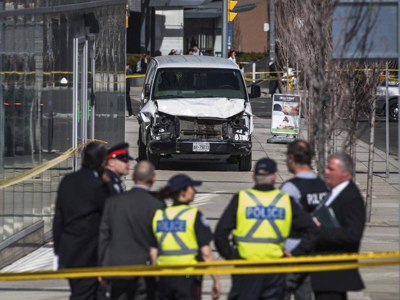 A police officer who refused to shoot a van rampage suspect in Toronto has been praised.