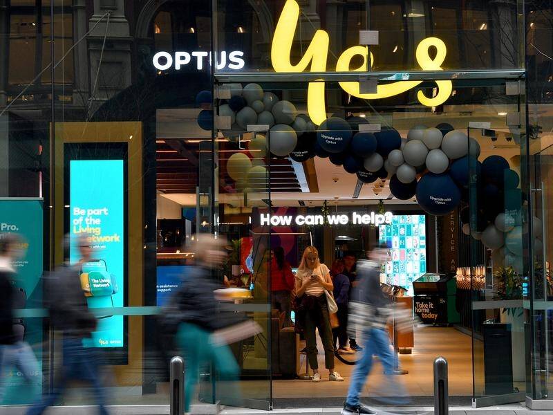 Anthony Albanese warns the Optus breach should be "an absolute wake up call to corporate Australia". (Bianca De Marchi/AAP PHOTOS)