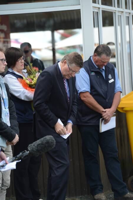Premier Denis Napthine makes some last minute notes during the official opening at day 1 of the Elmore Field Days.

Picture: JIM ALDERSEY