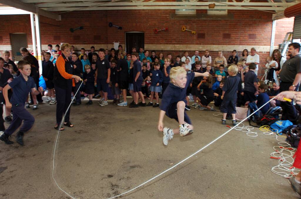 Darcy Vaughan-Spruce from Raywood P/S entertains students at Cal Gully P/S. Picture ; PETER HYETT.