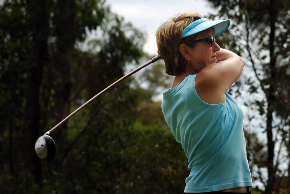 Claire McCann tee's off at Bendigo Golf Club. pic by Andrew perryman on Sun 15th Jan 2006