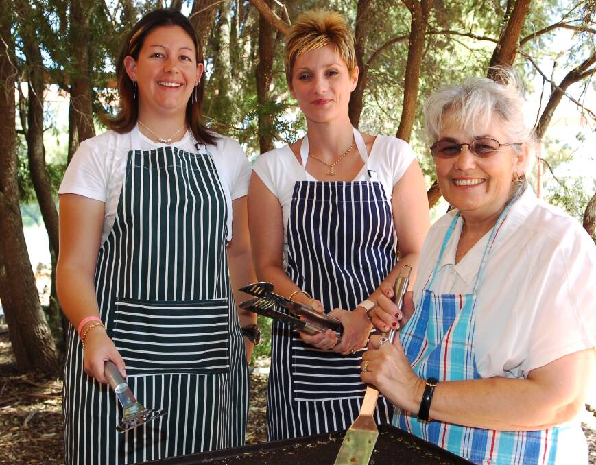 BBQ at Liborius PS to encourage residents to say hello to their neighbour - Victoria Mitchell, Kim Mawson & Tricia Blanks. date ; 20.01.06