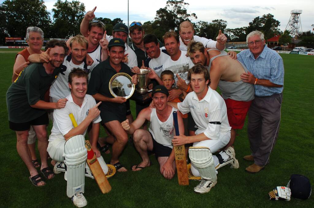 Castlemaine Cricket Club winners of Country Week Div 1 Grand Final.
pic by Andrew Perryman on Fri 20th Jan 2006.