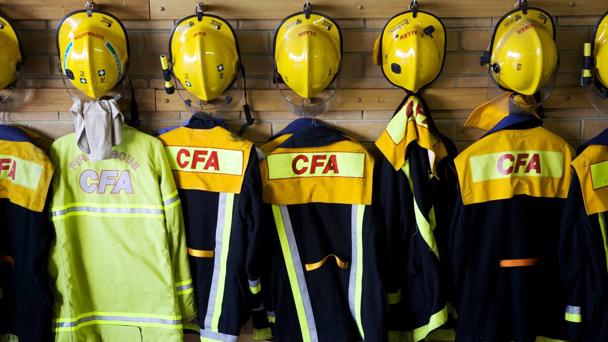 CFA attends Jackass Flat burn off