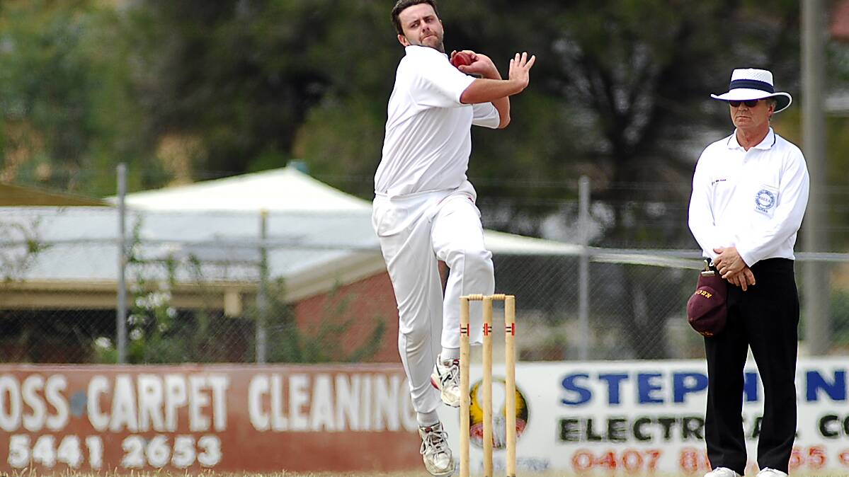 Northern United's Scott Boucher bowls at Golden Square Oval in 2007. 