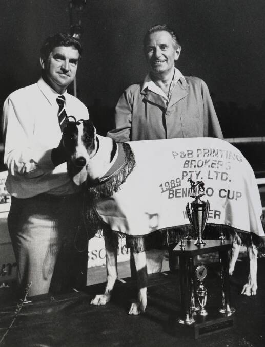 Bendigo Greyhound Association president Barry Hiscock, trainer Monty Tomblin and Bendigo Cup winner Mets Man. 