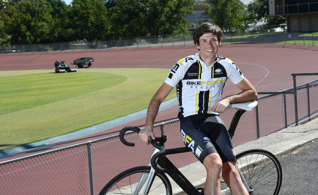 Bendigo's Luke Knox will race in his city's biggest track cycling event for the first time on Sunday night. 