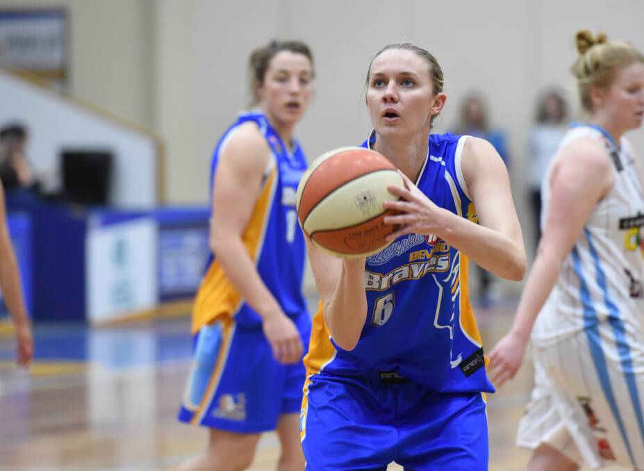 ON-COURT LEADER: Lauren King aims for two from the foul-line in the Bendigo Lady Braves win against Albury-Wodonga. Picture: JODIE DONNELLAN