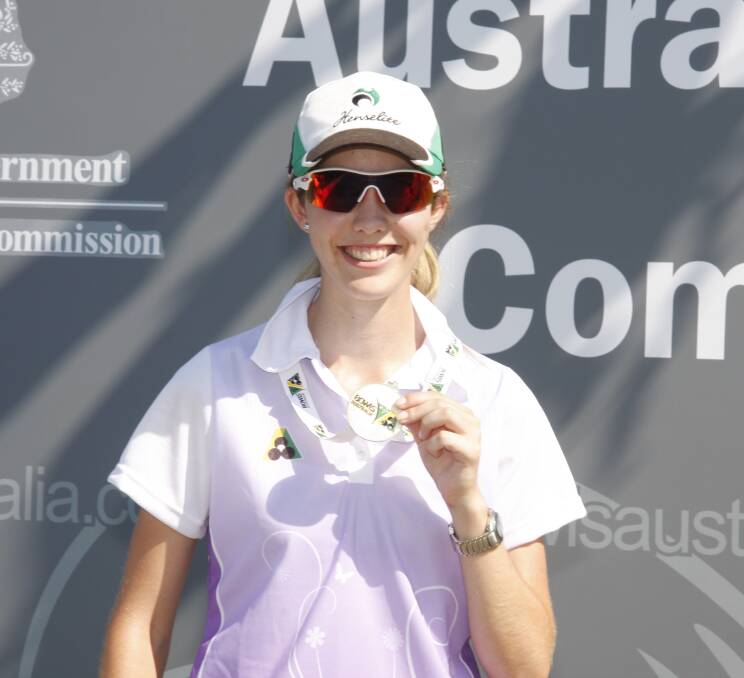 Chloe Stewart with her 2013 Australian Open under-18 singles gold medal. Picture: BOWLS AUSTRALIA 