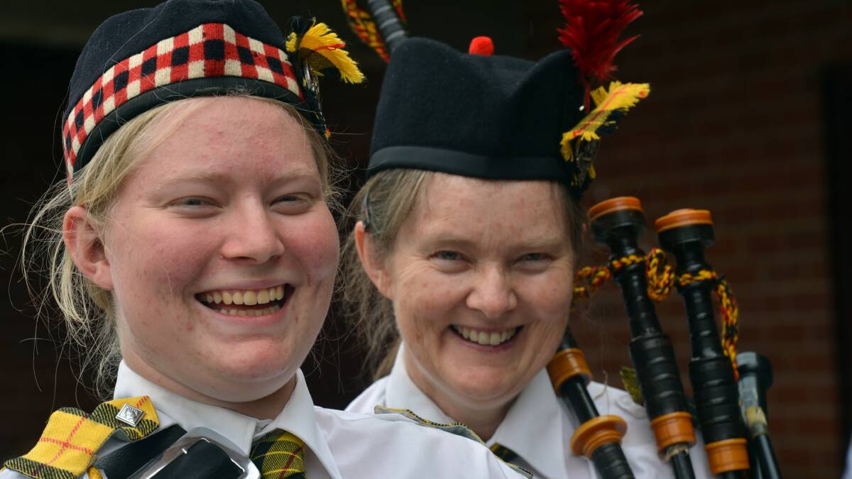 Laura and Joy Spark of Clan McLeod Pipe Band.
Picture: BRENDAN McCARTHY